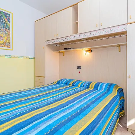 In 2 To 3 Persons With Large Private Garden